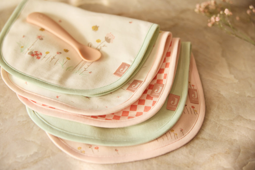 Jollein slab jersey Pretty Picnic met klittenband, uit het aanbod van De Gele Flamingo.