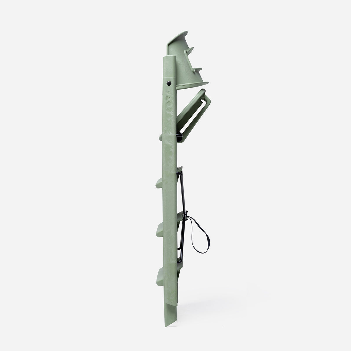 Kaos Klapp meegroei eetstoel in Mineral Green met Scandinavisch design, verkrijgbaar bij De Gele Flamingo.
