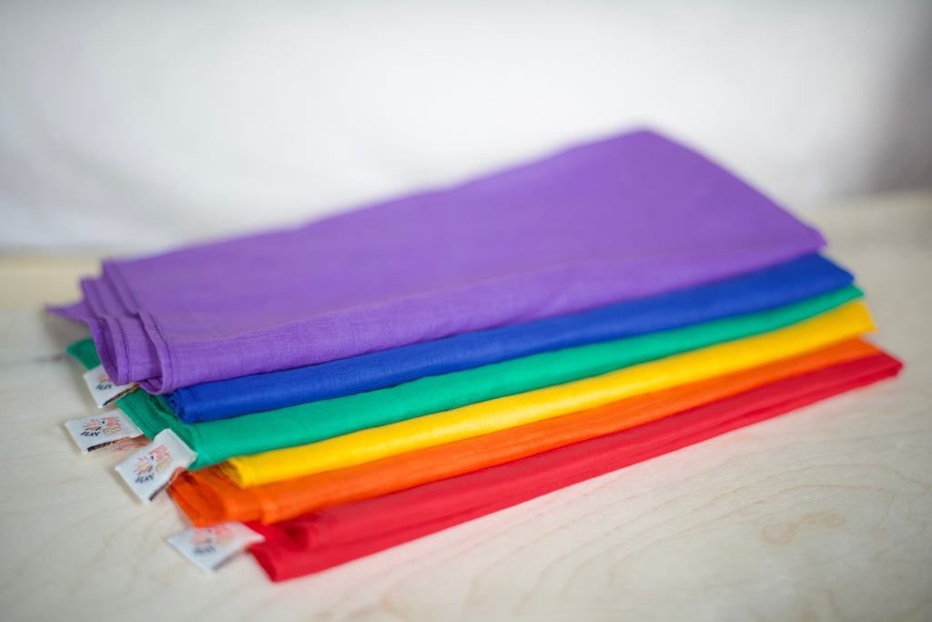 Pit & Play katoenen speeldoeken regenboog, gevouwen stapel van opzij