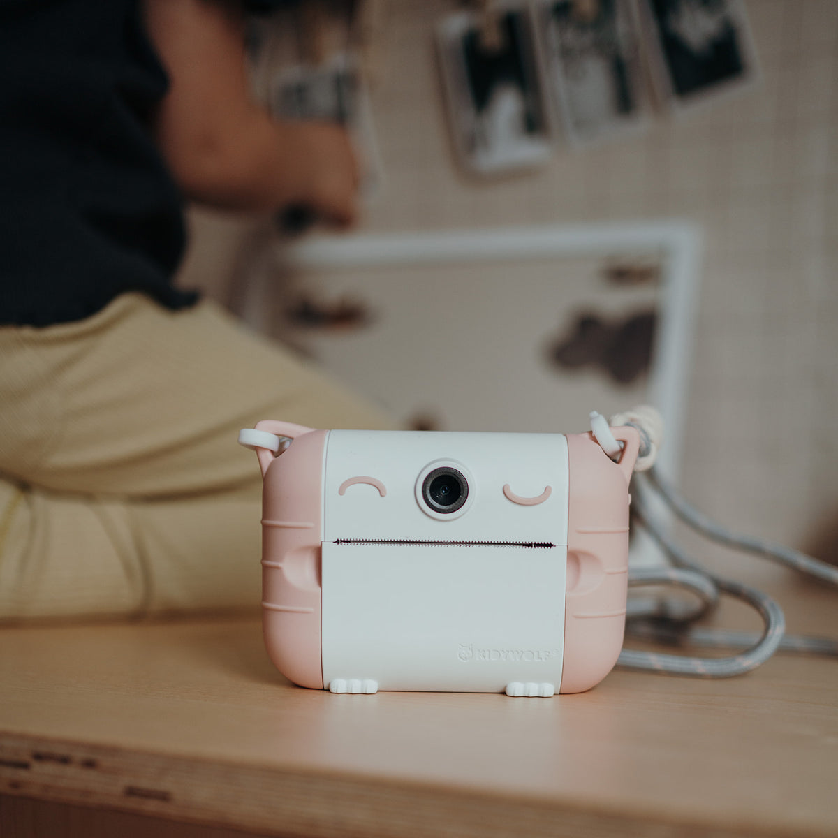 Kidywolf Kidyprint kindercamera met printer in peach - vooraanzicht