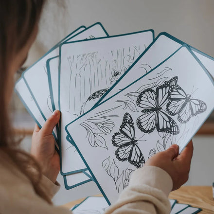 Kind toont zijn tekening gemaakt met de Kidywolf Kidydraw Pad Animals