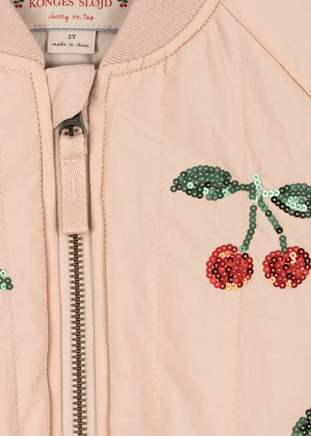 Konges Sløjd Juno Sequin Bomber Jas Cameo Rose met warme polyester vulling, te koop bij De Gele Flamingo