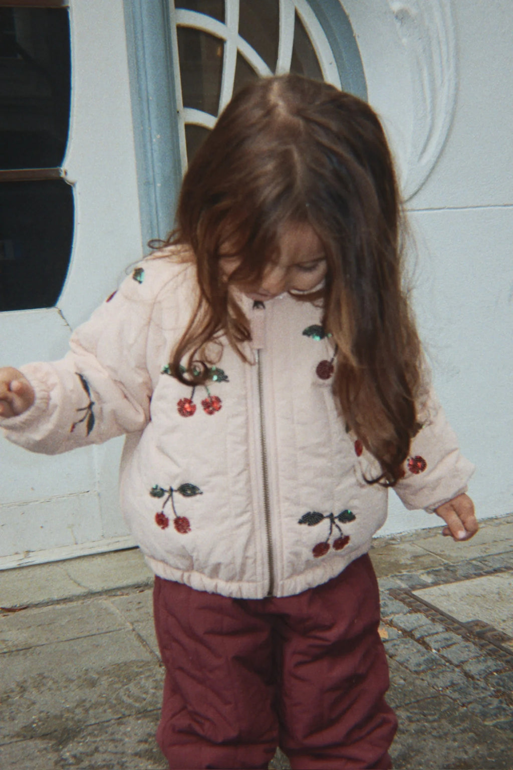 Konges Sløjd Juno Sequin Bomber Jas Cameo Rose met praktische zijzakken, roze jas bij De Gele Flamingo