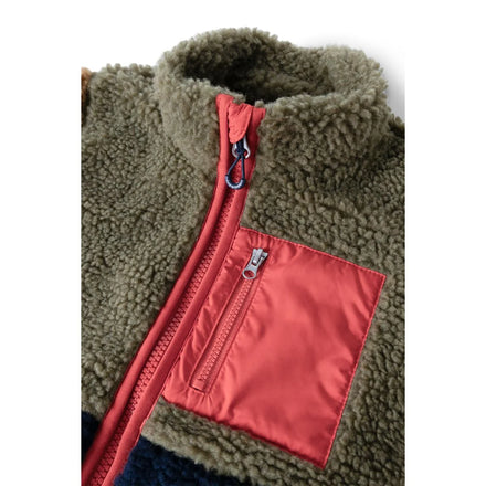 Liewood Nolan Pile Jas Army Brown Multi Mix met volledige ritssluiting en duimgaten, De Gele Flamingo