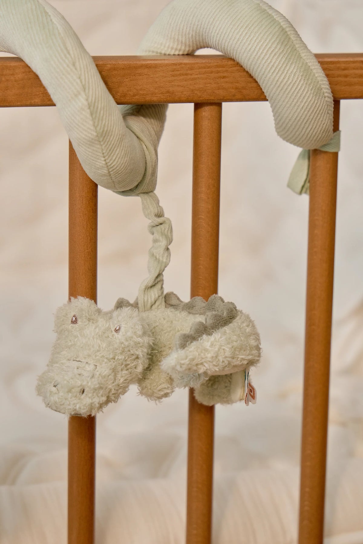 Little Dutch Activiteitenspiraal Safari Friends, zacht babyspeelgoed bij De Gele Flamingo