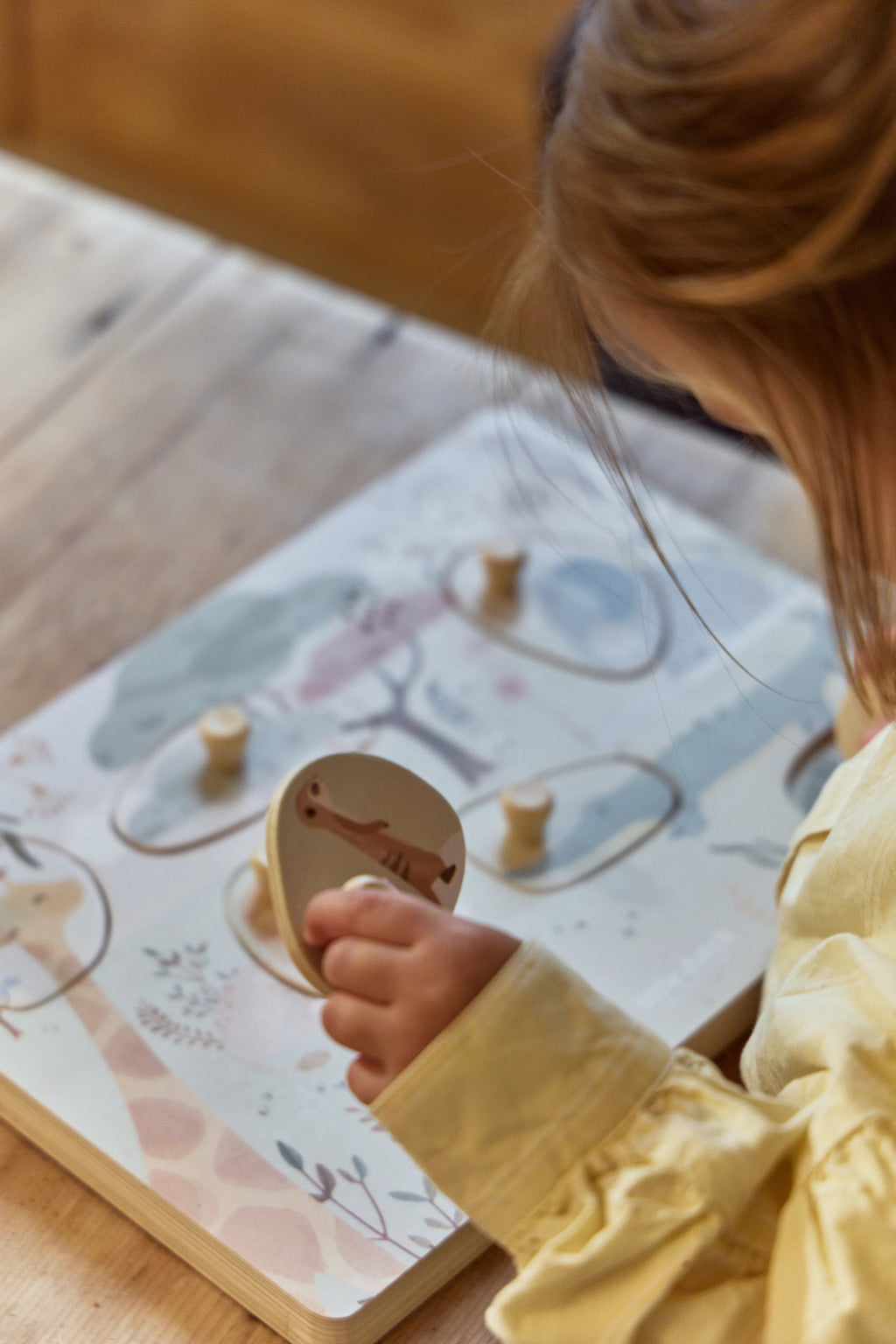 Safari Friends puzzel van Little Dutch in zachte kleuren met lieve dierenillustraties, De Gele Flamingo