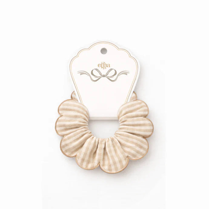 Mrs. Ertha Haar Scrunchie Toffee Lines van De Gele Flamingo, 100% biologisch katoen met elegante geschulpte rand