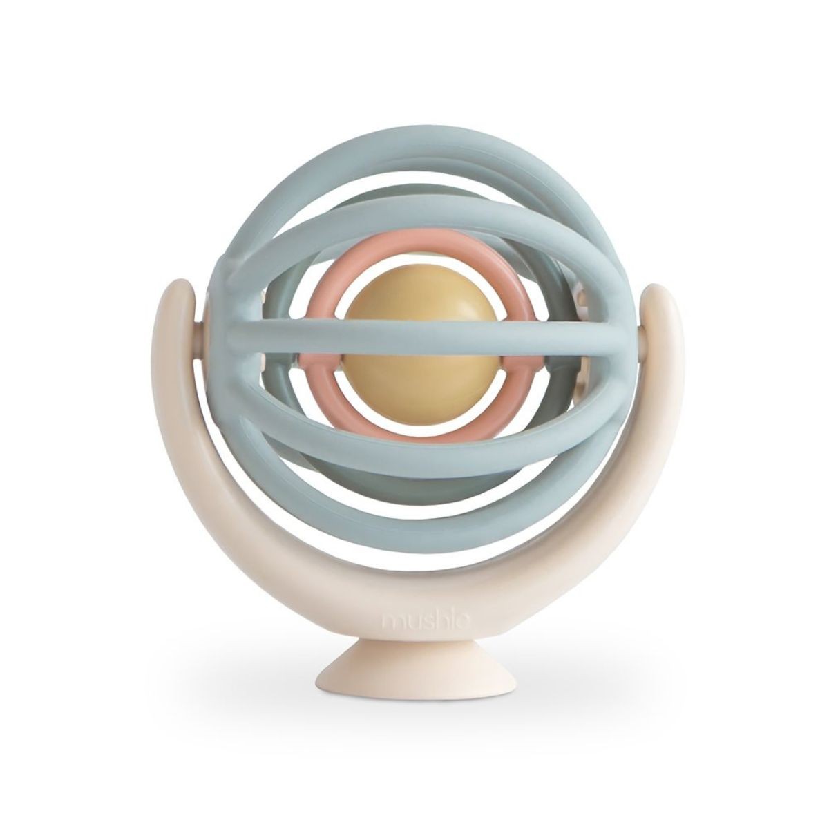 Mushie Suction Spinner Ball met draaibare siliconen bal en stevige zuignap, verkrijgbaar bij De Gele Flamingo