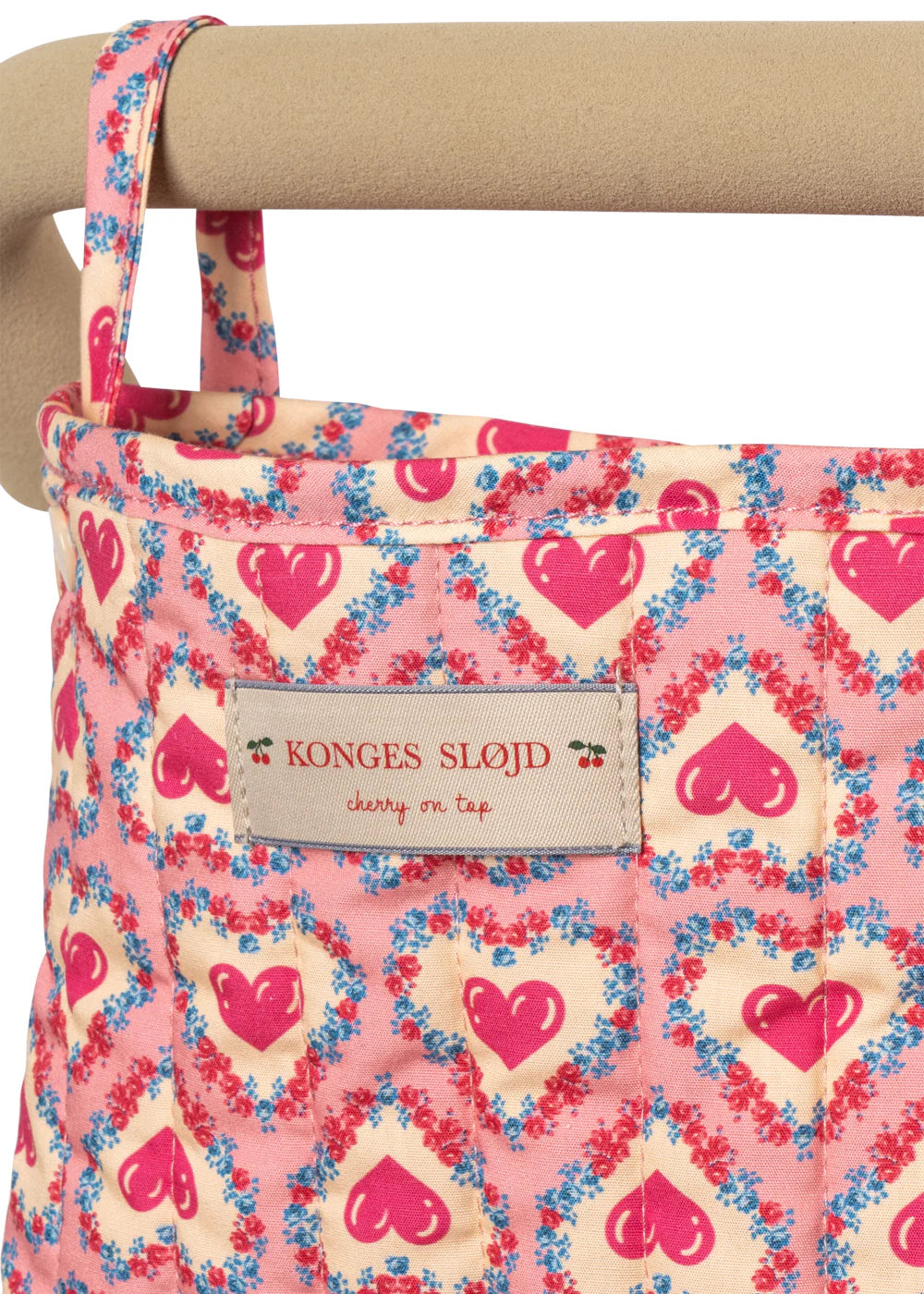 Konges Sløjd Mini Poppenwagen Felice Rose met opbergmandje onderaan voor alle poppenspullen, bij De Gele Flamingo