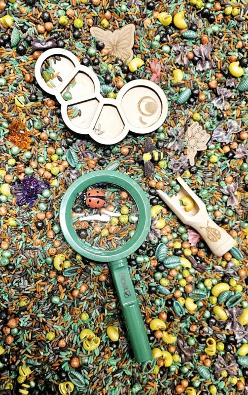 SensoryFun Speelrijst Mix PourAndPlay Insecten van 1,2 kg in megapot, bij De Gele Flamingo