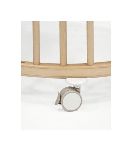 Ovale Stokke Sleepi Mini Natural van 64 x 85 x 82 cm, compacte wieg bij De Gele Flamingo.