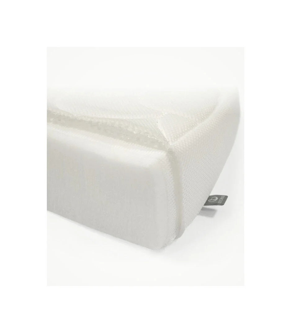 Stokke Sleepi Mini matras van 59 x 8,4 x 76,4 cm met wasbare hoes, bij De Gele Flamingo.