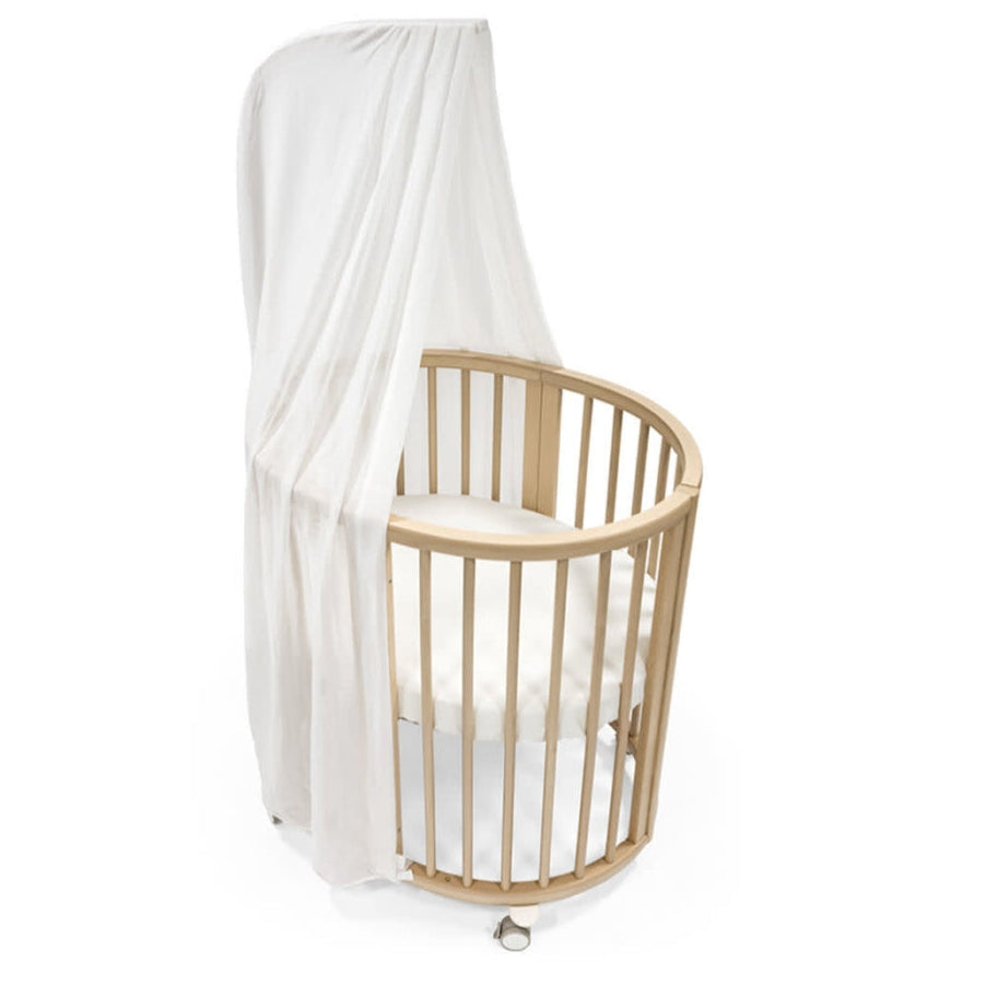 Stokke Sleepi Canopy Klamboe White boven het Sleepi Mini bedje, bij De Gele Flamingo