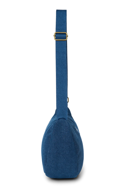 Fanny Pack van Studio Noos in donkerblauwe denim, crossbody te dragen, bij De Gele Flamingo
