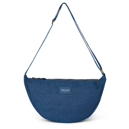 Studio Noos Adult Fanny Pack in donkerblauwe denim, compacte heuptas bij De Gele Flamingo