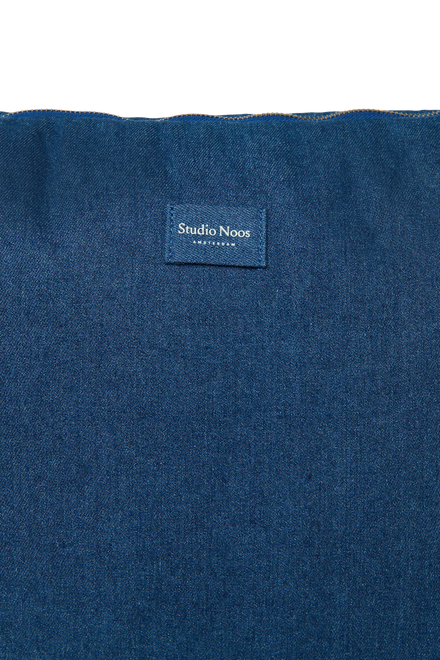 Donkerblauwe denim Studio Noos luiertas van 58 x 8 x 46 cm, ruim formaat bij De Gele Flamingo