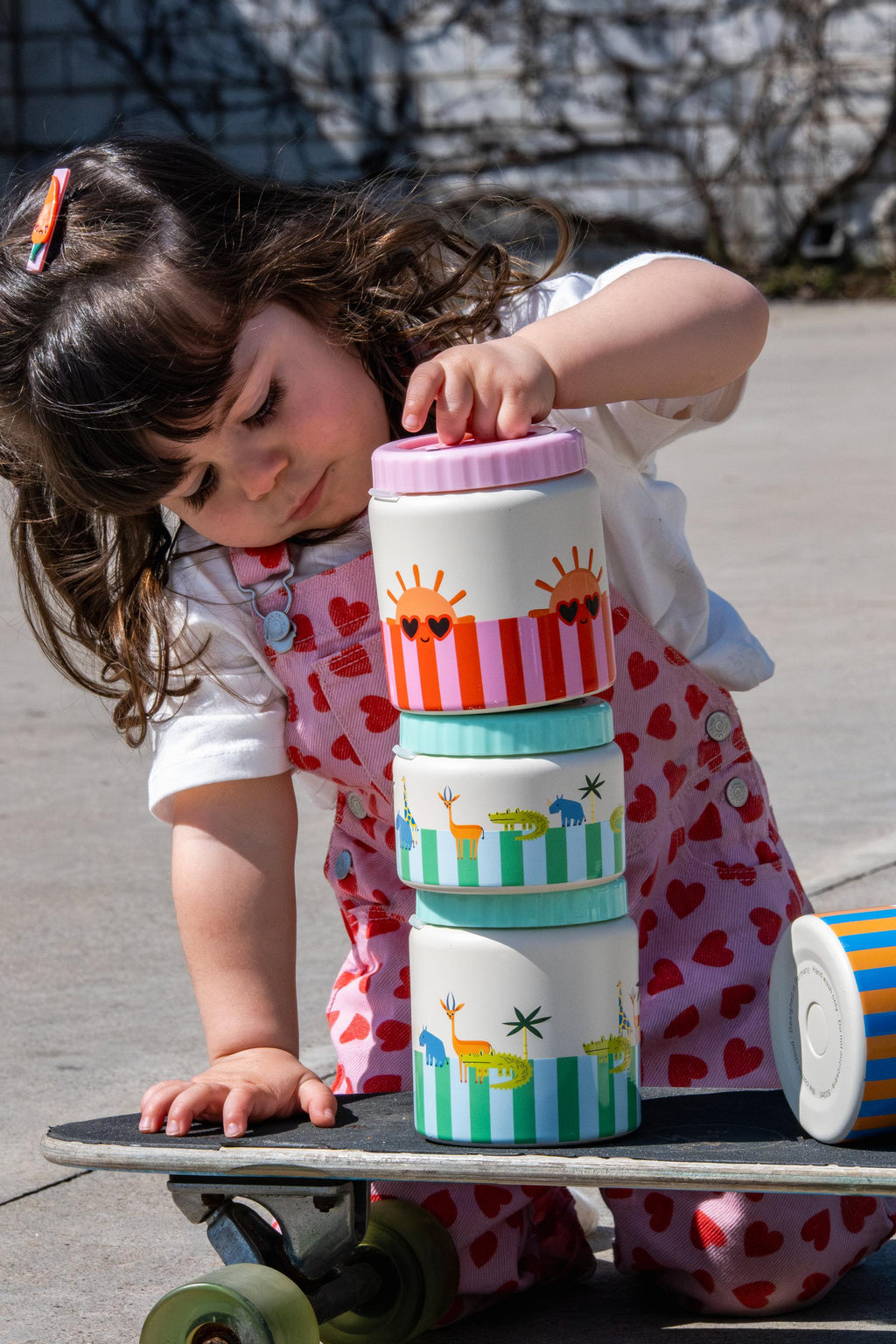 The Cotton Cloud Thermo Food Jar Cherry Pop houdt eten tot 12 uur koud, gevonden bij De Gele Flamingo.