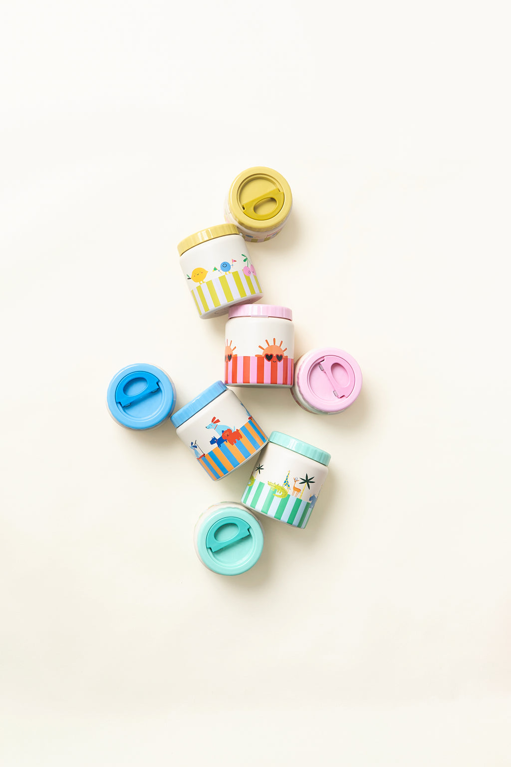 The Cotton Cloud Thermo Food Jar Cherry Pop is vrij van BPA, ftalaten en PVC, bij De Gele Flamingo.