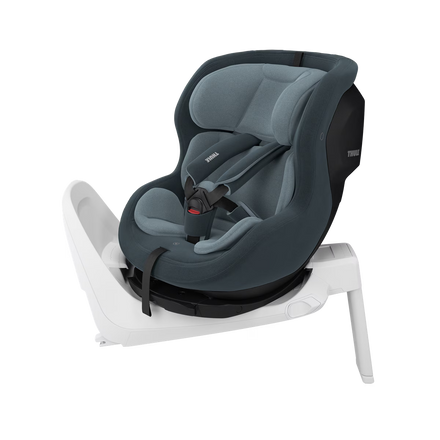 Thule Elm peuter autostoel Darkest Blue met gewatteerde 5-punts veiligheidsgordel, bij De Gele Flamingo