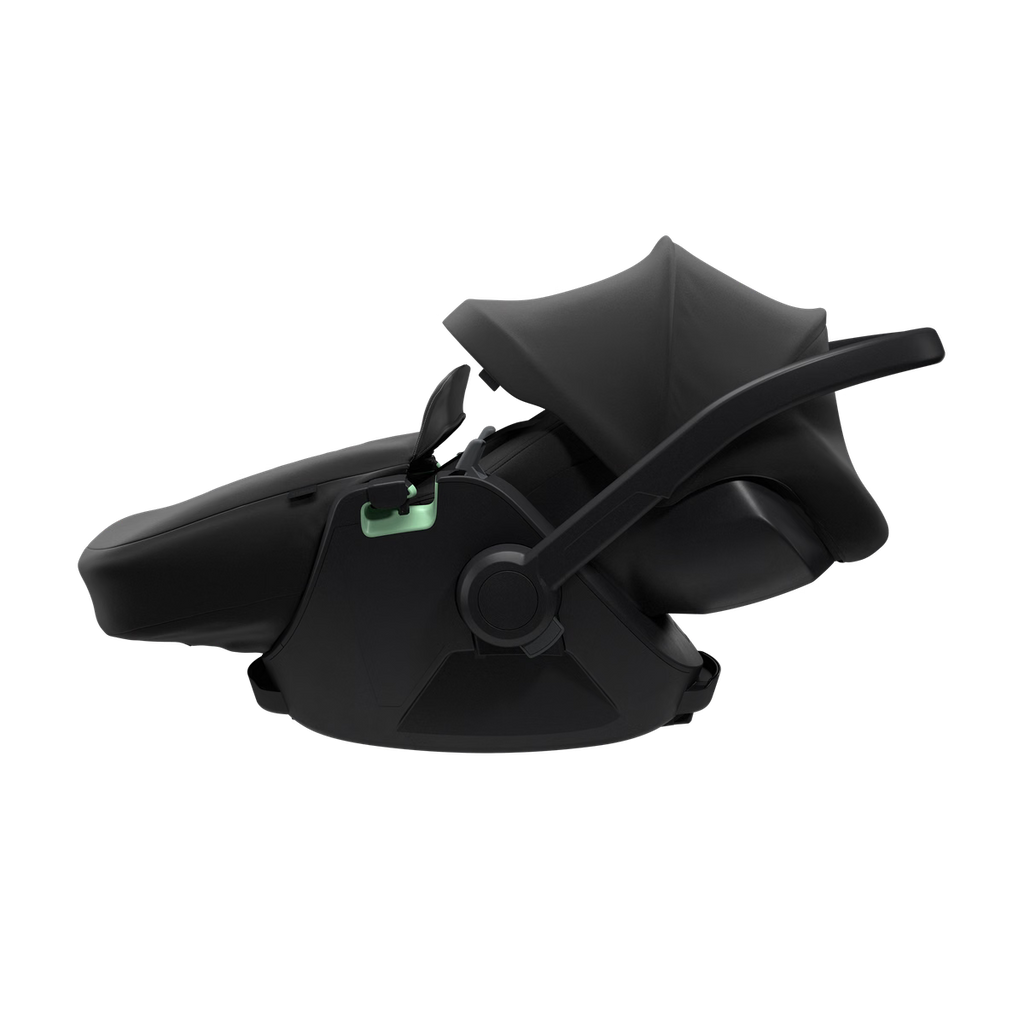 Thule Maple autostoel Black is 180 graden draaibaar op de Thule Alfi ISOFIX-base, bij De Gele Flamingo