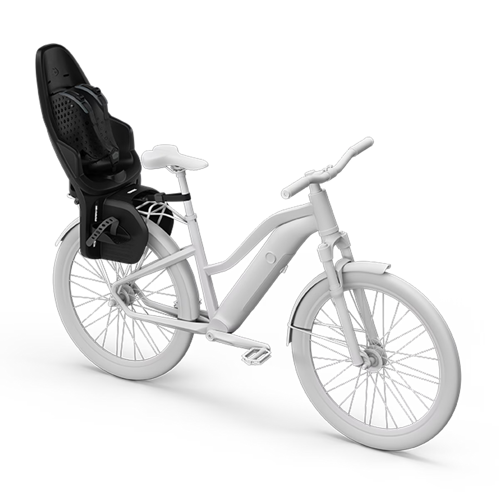Thule Yepp 2 MIK HD Midnight Black met verstelbare voetsteunen, bij De Gele Flamingo.