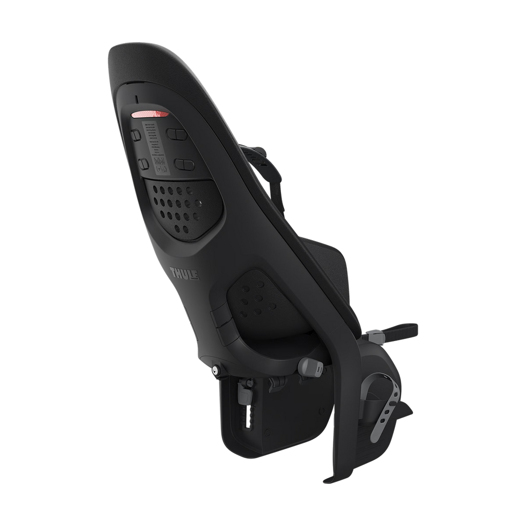 Thule Yepp 2 Maxi fietsstoel Midnight Black met gewatteerde 5-puntsveiligheidsgordel, te koop bij De Gele Flamingo.