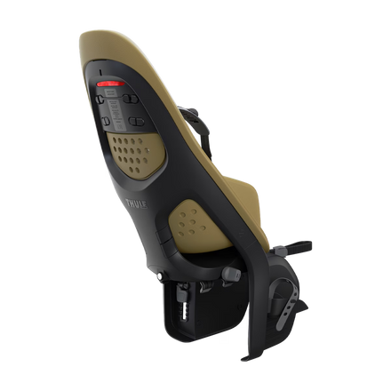 Thule Yepp 2 Maxi fietsstoel Nutria Green met gewatteerde 5-puntsveiligheidsgordel, te koop bij De Gele Flamingo.