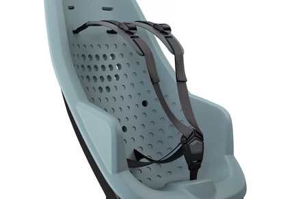 Thule Yepp 2 Maxi fietsstoel Mid Blue met universele montagebeugel met snelkoppeling, bij De Gele Flamingo