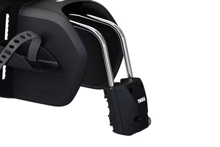 Thule Yepp 2 Maxi fietsstoel Nutria Green met bevestigingspunt voor een veiligheidslicht, bij De Gele Flamingo