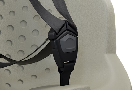 Thule Yepp 2 Maxi fietsstoel Soft Sand met verstelbare voetriempjes voor een veilige pasvorm, bij De Gele Flamingo