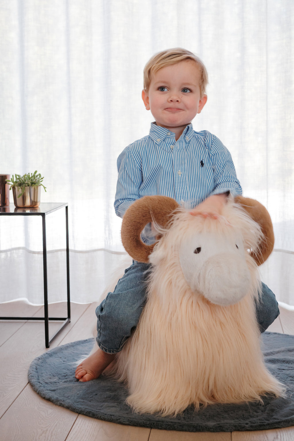 Wild & Soft Bouncy Ram stimuleert evenwicht, coördinatie en grove motoriek, bij De Gele Flamingo