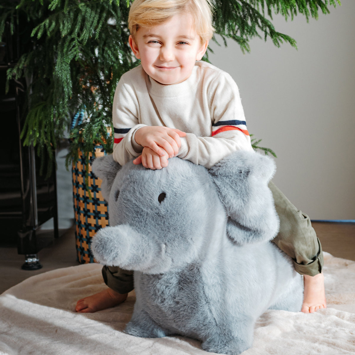 Wild & Soft Bouncy Olifant, een zacht opblaasbaar springdier, verkrijgbaar bij De Gele Flamingo