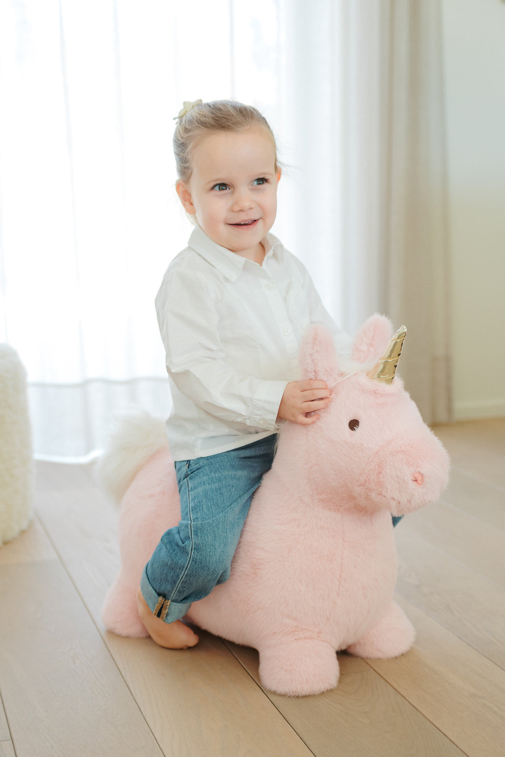 Wild & Soft Bouncy Roze Eenhoorn is geschikt vanaf 1 jaar en draagt tot 100 kg, bij De Gele Flamingo
