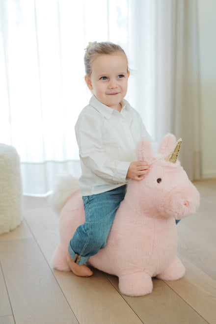 Wild & Soft Bouncy Roze Eenhoorn wordt geleverd met een herbruikbare pomp, bij De Gele Flamingo