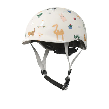 Liewood fietshelm Milly in Around The World en Sandy met matte afwerking, bij De Gele Flamingo.