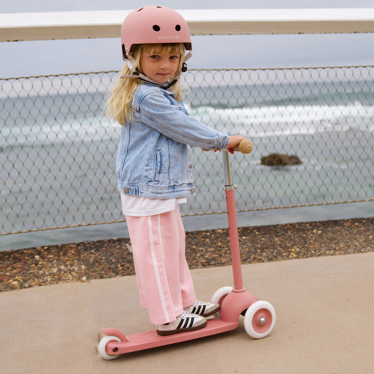Banwood ECO Fietshelm | Raspberry