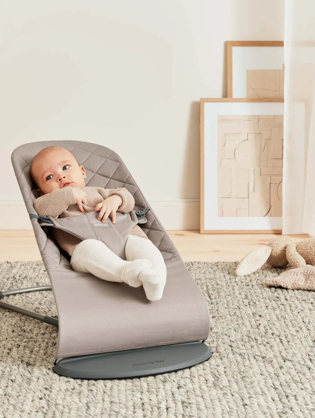Babybjörn wipstoeltje Bliss Klassiek Quilt zandgrijs met baby