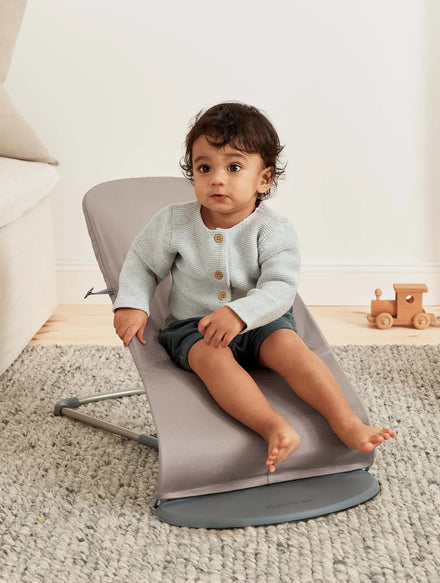 Babybjörn wipstoeltje Bliss Klassiek Quilt zandgrijs met peuter