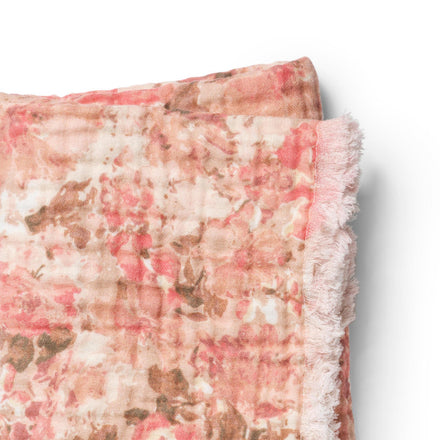 Elodie Details babydeken River Rose van 100% hydrofiel katoen, licht en ademend, via De Gele Flamingo