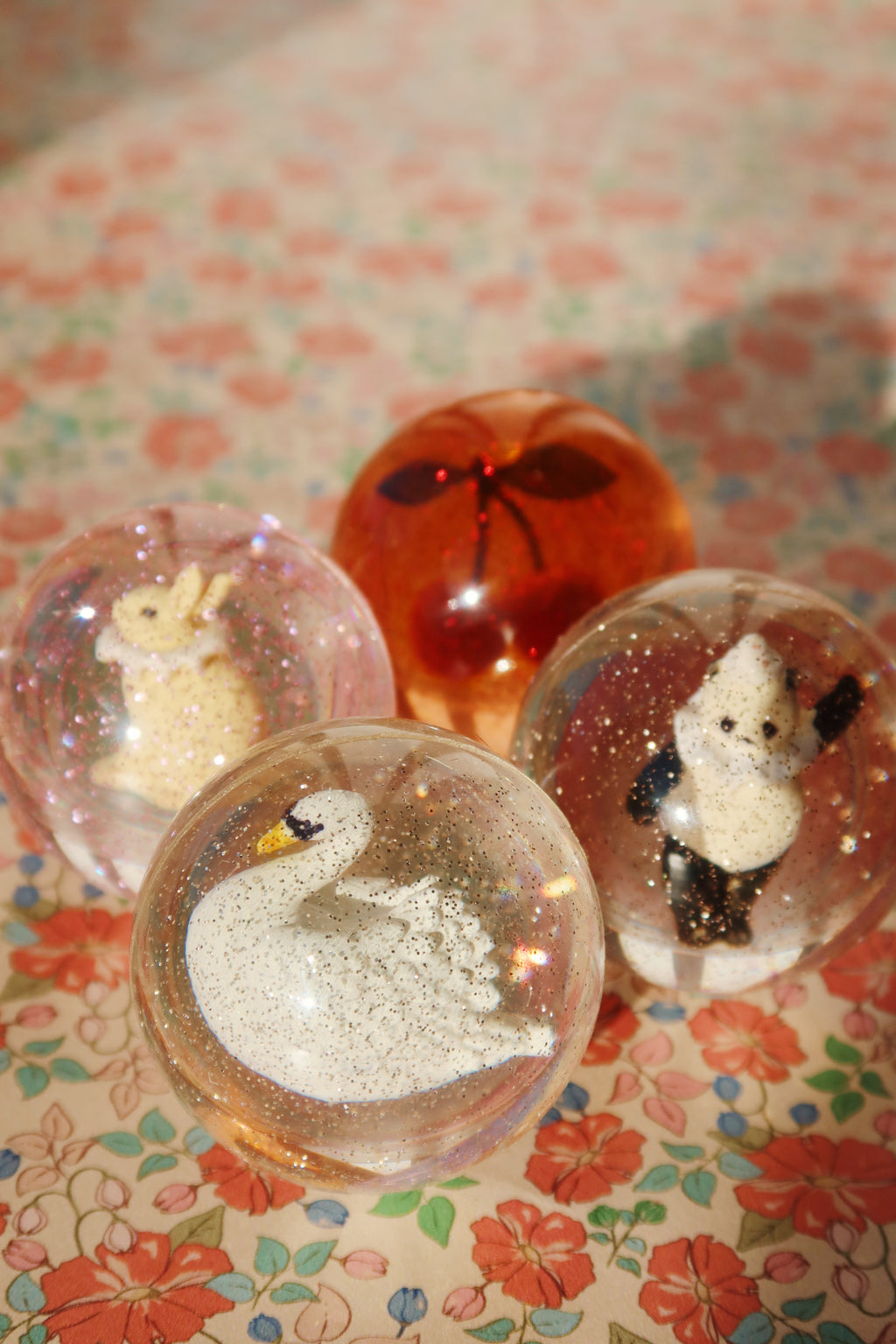 Konges Sløjd Bouncing Ball Set Bunny/Panda met 4 cm diameter, bij De Gele Flamingo