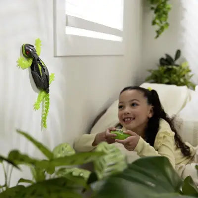 HexBots Wall Crawler robotgekko die tegen gladde muren omhoog kruipt, bij De Gele Flamingo