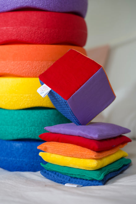 Pit & Play pittenzakjes regenboog, met stapelstenen en dobbelsteen