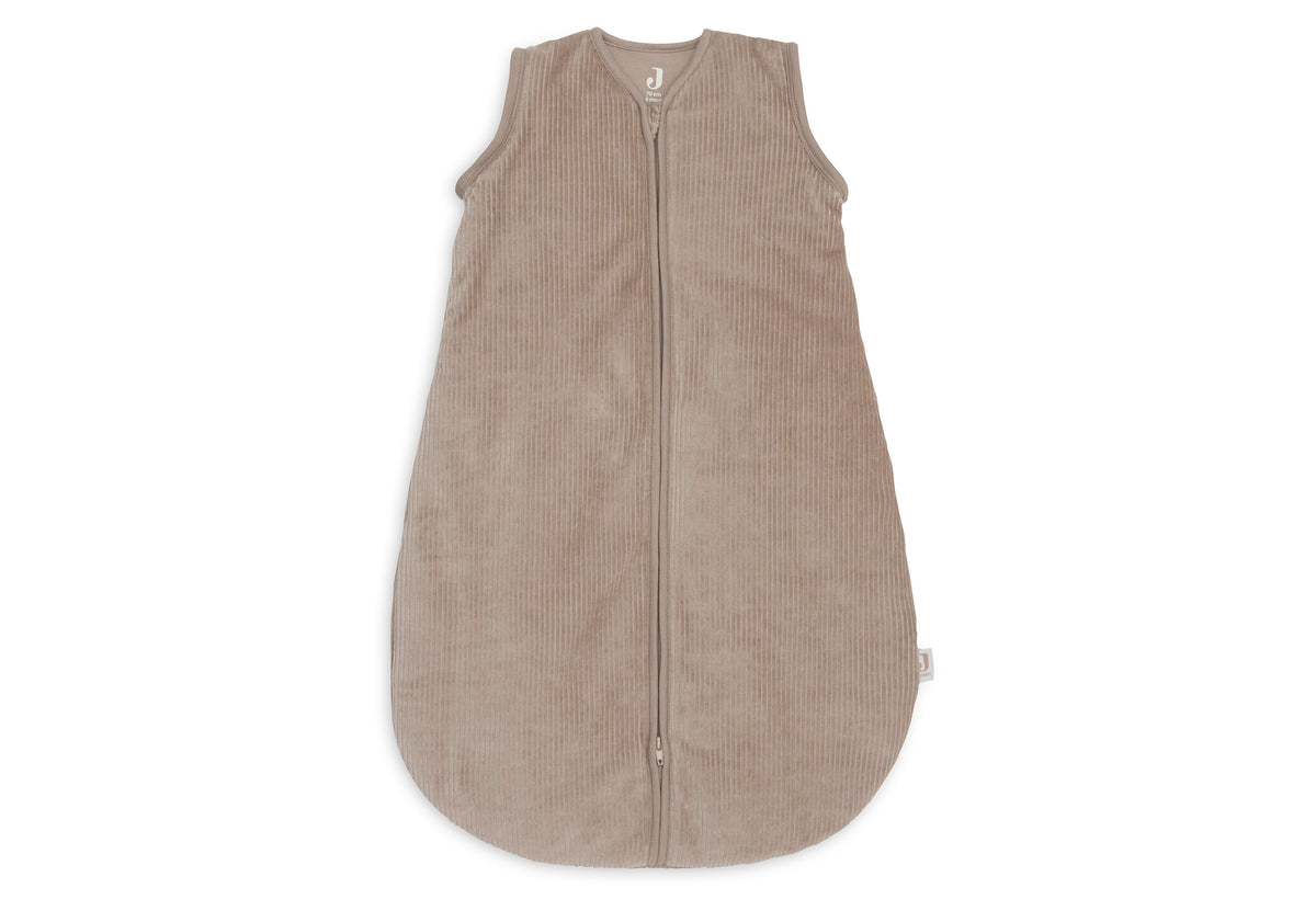 Jollein slaapzak met afritsbare mouw Rond 110 cm Rib in Milky Coffee, productfoto van de babyslaapzak, De Gele Flamingo