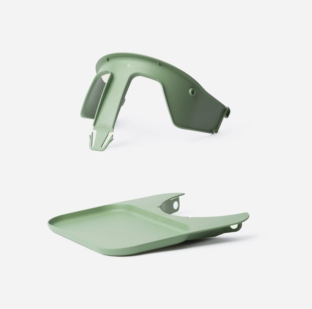 Kaos Klapp bundel met veiligheidsbeugel en eetblad in Mineral Green, verkrijgbaar bij De Gele Flamingo.
