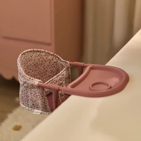 Little Dutch poppentafelstoel in roze met bloemenprint en stevig metalen frame, De Gele Flamingo