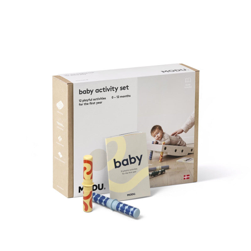 MODU Baby Activity Set in Sand Grey en Honey Yellow bij De Gele Flamingo, met balance board en 4 wieltjes
