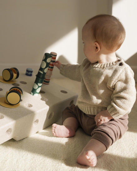MODU babyset in sand grey en honey yellow van 55 x 40 x 10 cm, draagkracht 50 kg, bij De Gele Flamingo