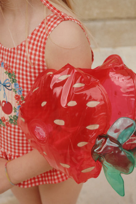 Konges Sløjd Zwembandjes Strawberry voor een veilige topzomer, te koop bij De Gele Flamingo