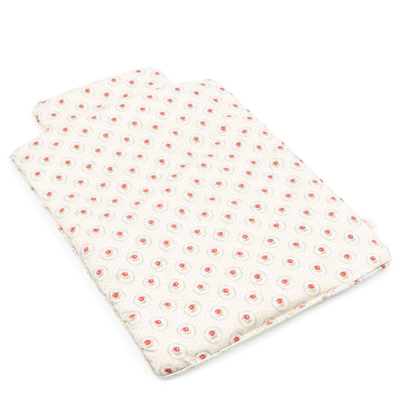 Konges Sløjd Doll Bedding in Mirage, zacht gewatteerd poppenbeddengoed bij De Gele Flamingo