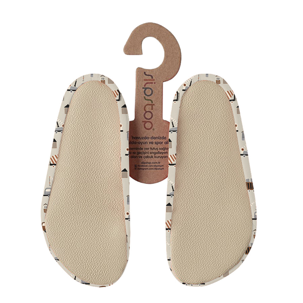 De Gele Flamingo toont de Slipstop Luke waterschoenen, licht en flexibel voor actieve kinderen.